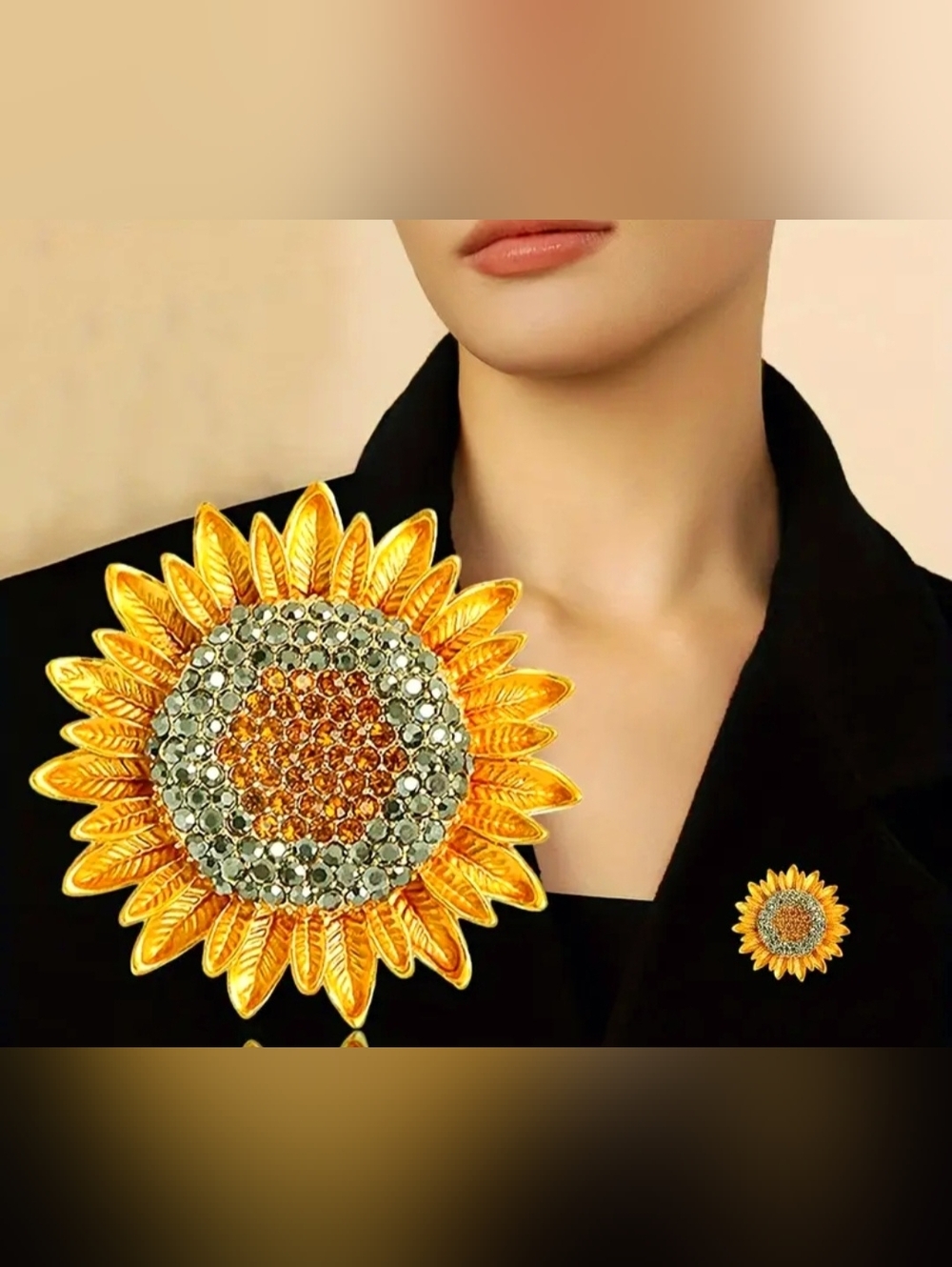 Sunflower Crystal Brooch - Yellow Gold - Picture 4 of 5